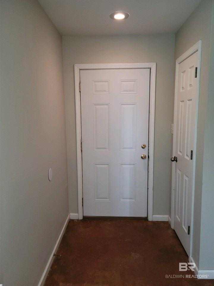 18390 W Hammond St #B - Photo 2 of 15