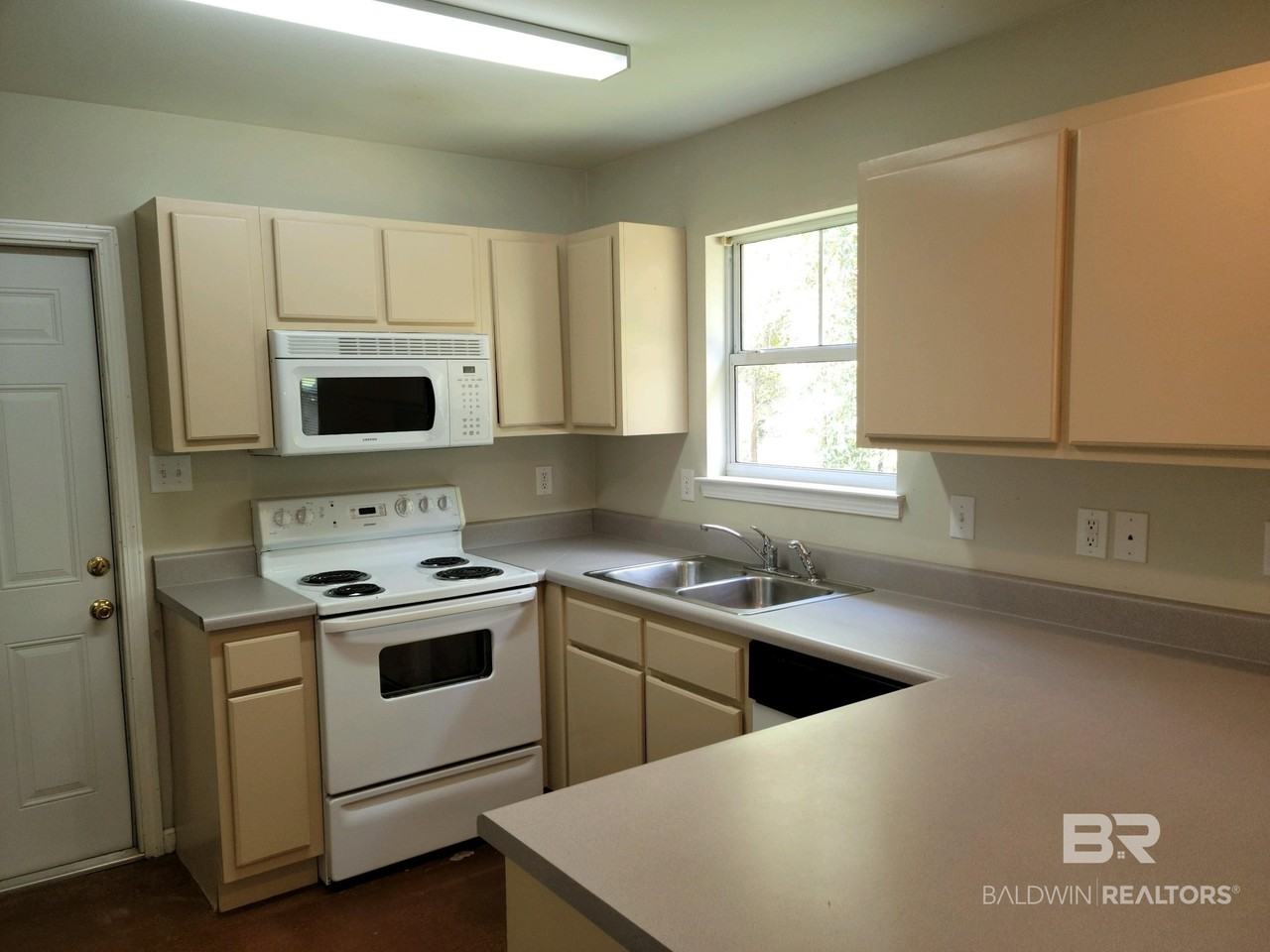 18390 W Hammond St #B - Photo 5 of 15