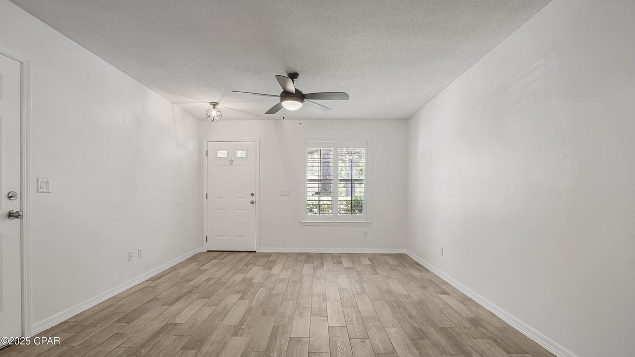 74 Park Pl - Photo 5 of 29