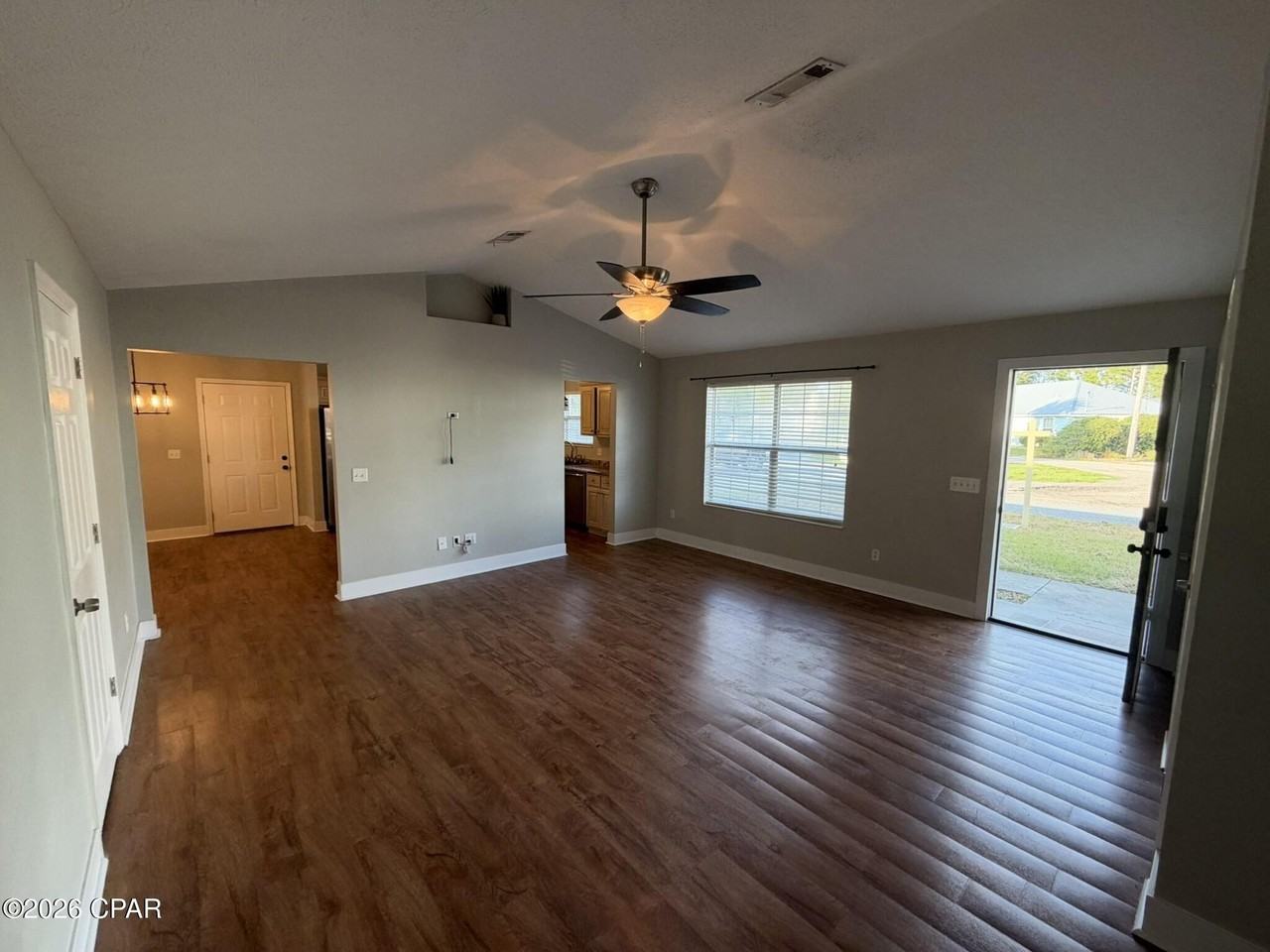 936 Pelican Pl - Photo 3 of 24
