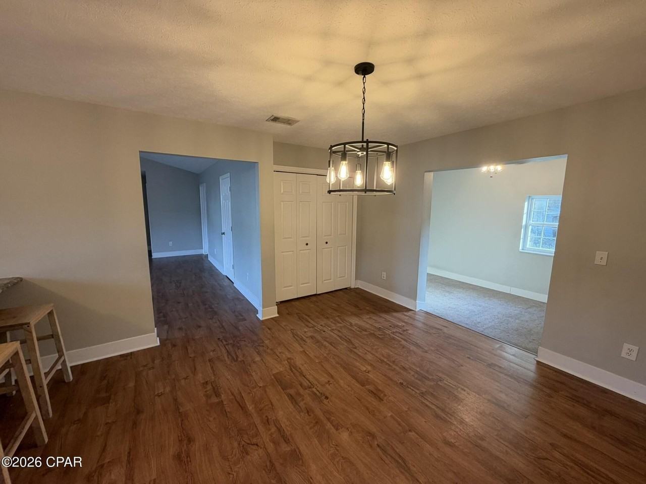 936 Pelican Pl - Photo 5 of 24