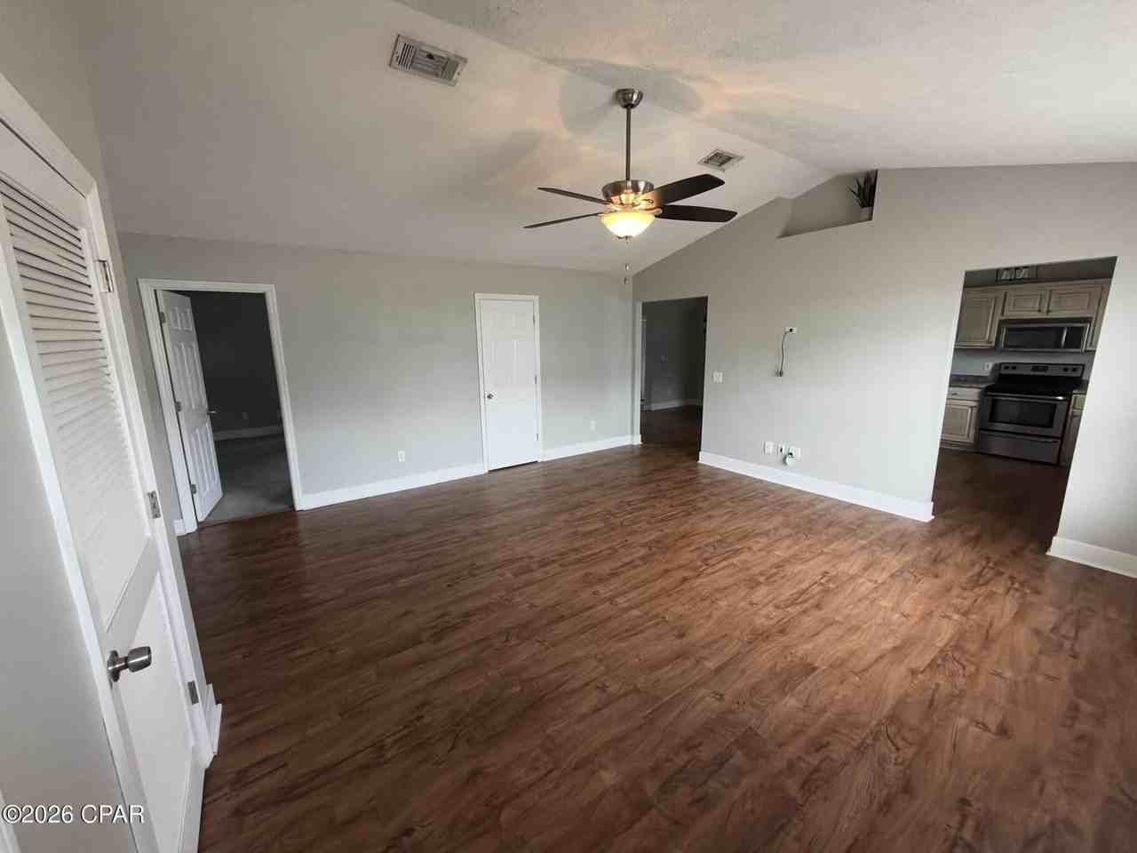 936 Pelican Pl - Photo 6 of 24