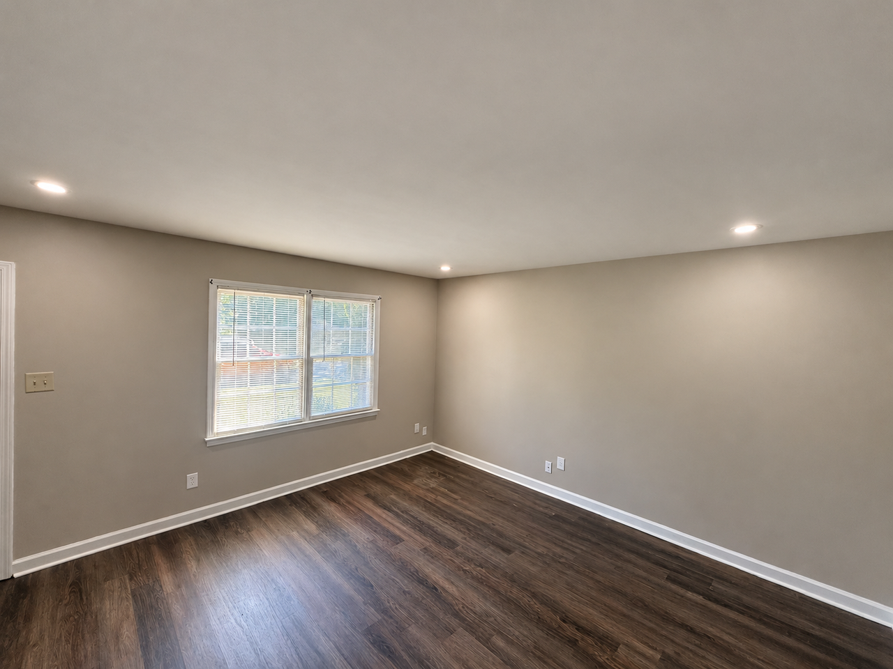305 S Melville St #J - Photo 2 of 13