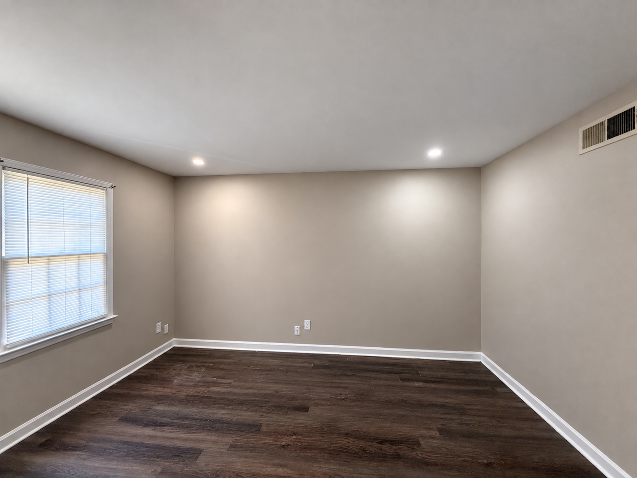 305 S Melville St #J - Photo 3 of 13