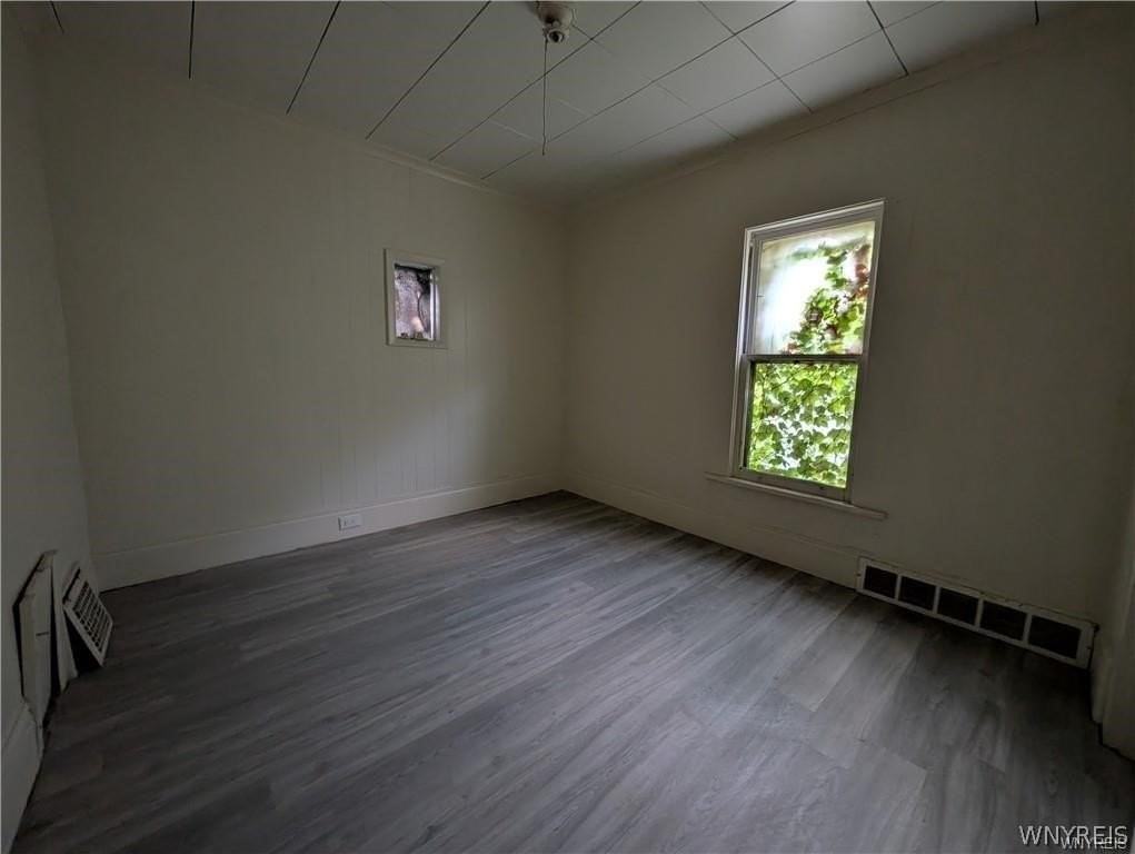 616 7th St - Photo 7 of 12