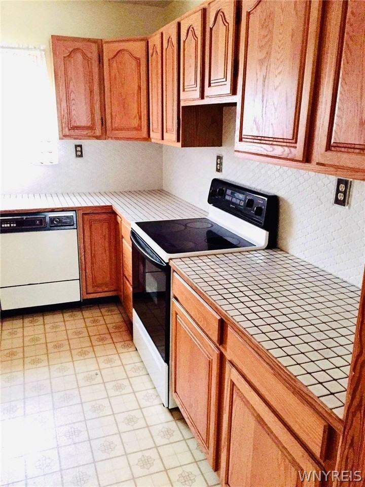 224 Ivyhurst Cir - Photo 3 of 9