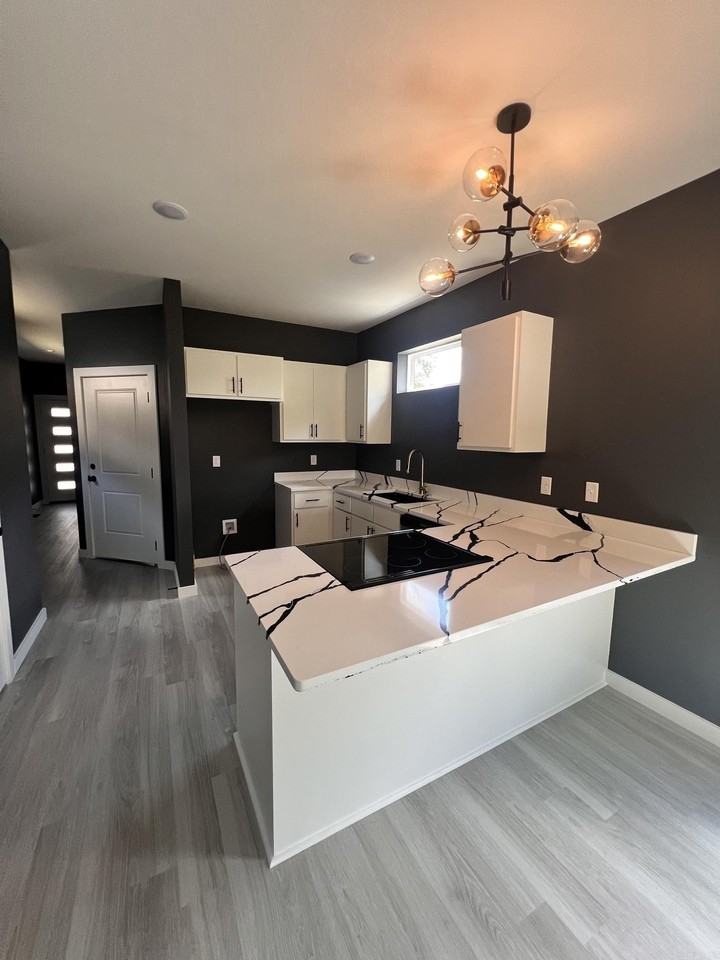 1516 S Ringo St - Photo 2 of 12