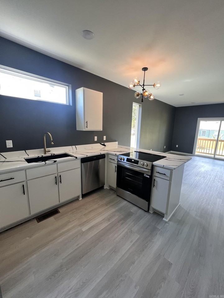 1516 S Ringo St - Photo 4 of 12