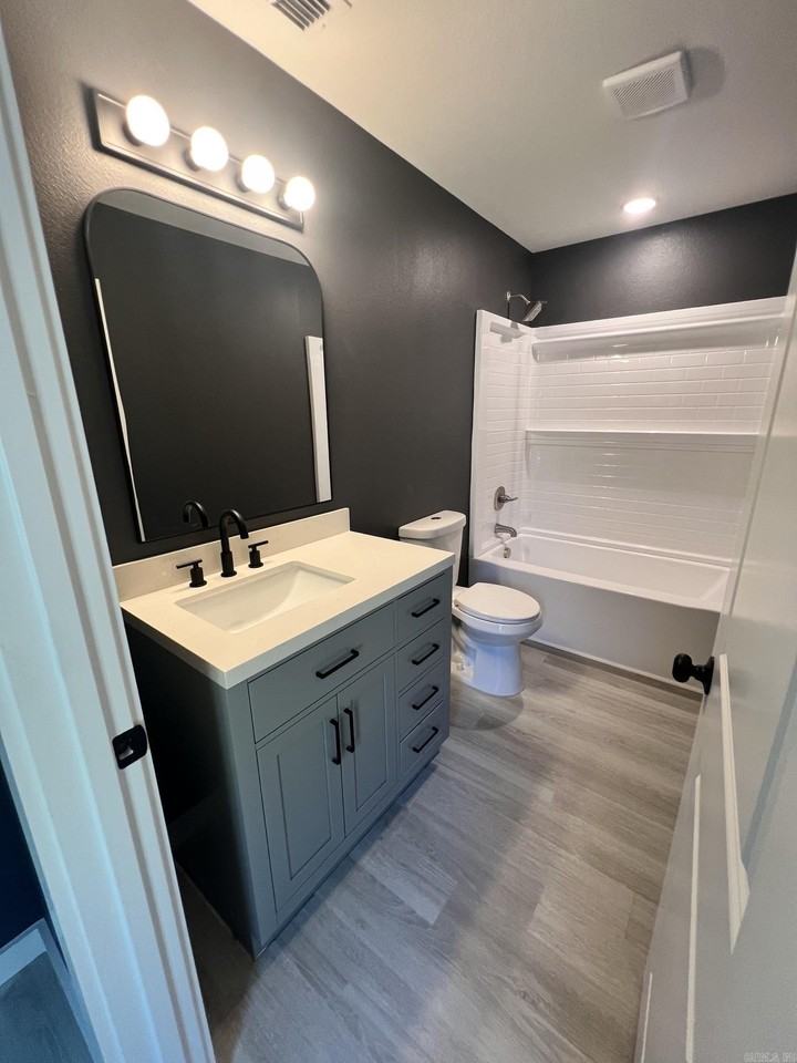 1516 S Ringo St - Photo 6 of 12