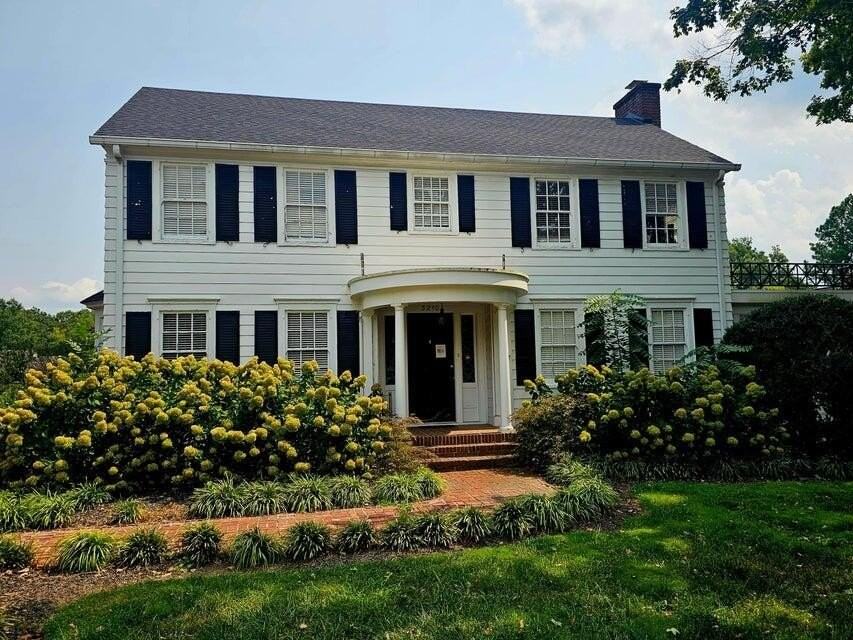 3210 Ocoee St N - Photo 2 of 27