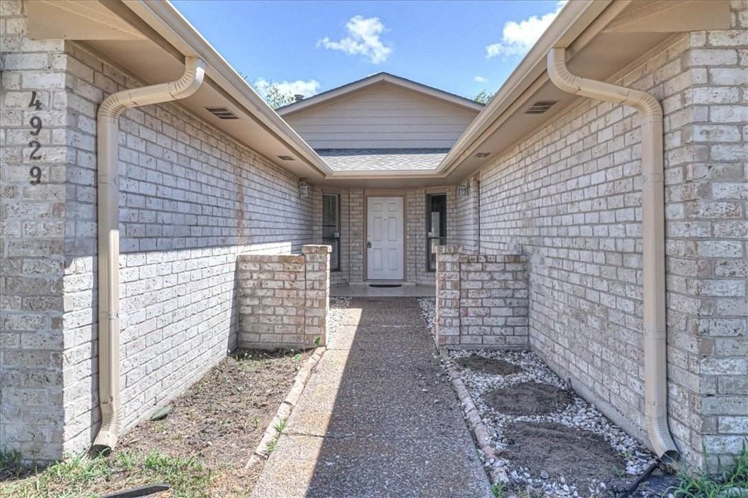4929 Dusty Dawn Rd - Photo 2 of 40
