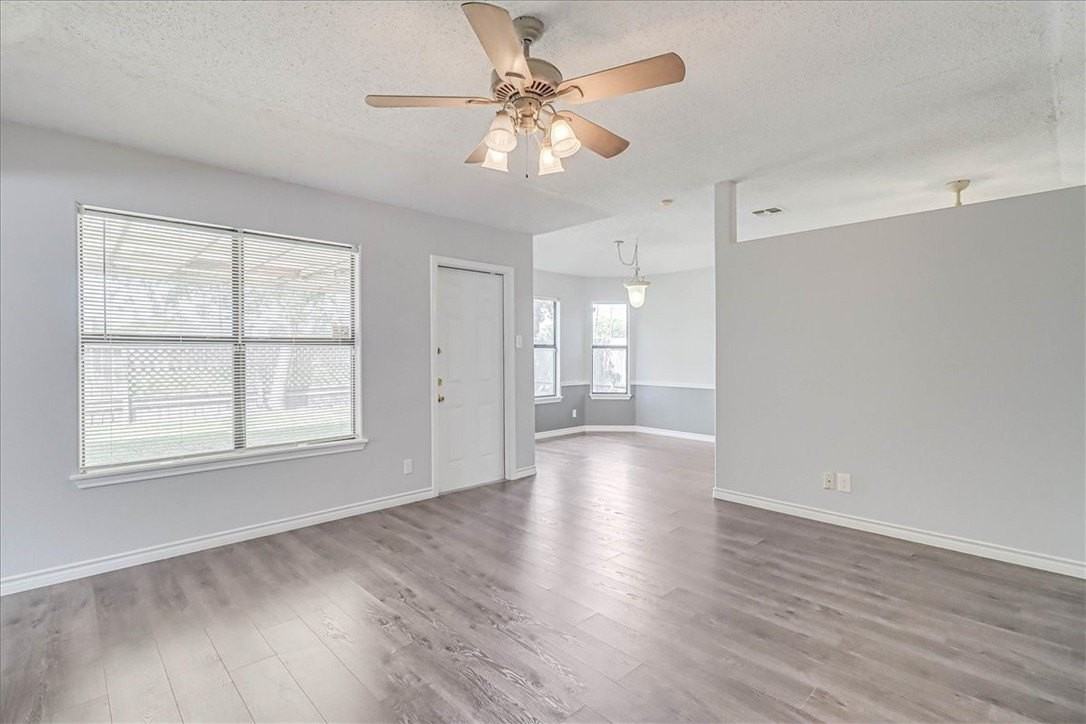 7209 Windy Ridge Dr - Photo 4 of 36