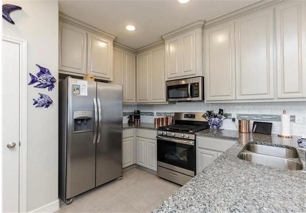 7409 San Remo Ct - Photo 4 of 12