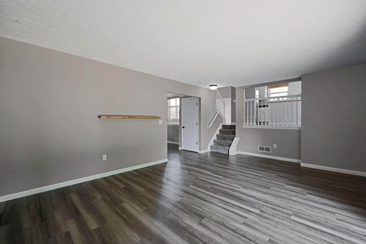 840 Gulliver Dr - Photo 3 of 16