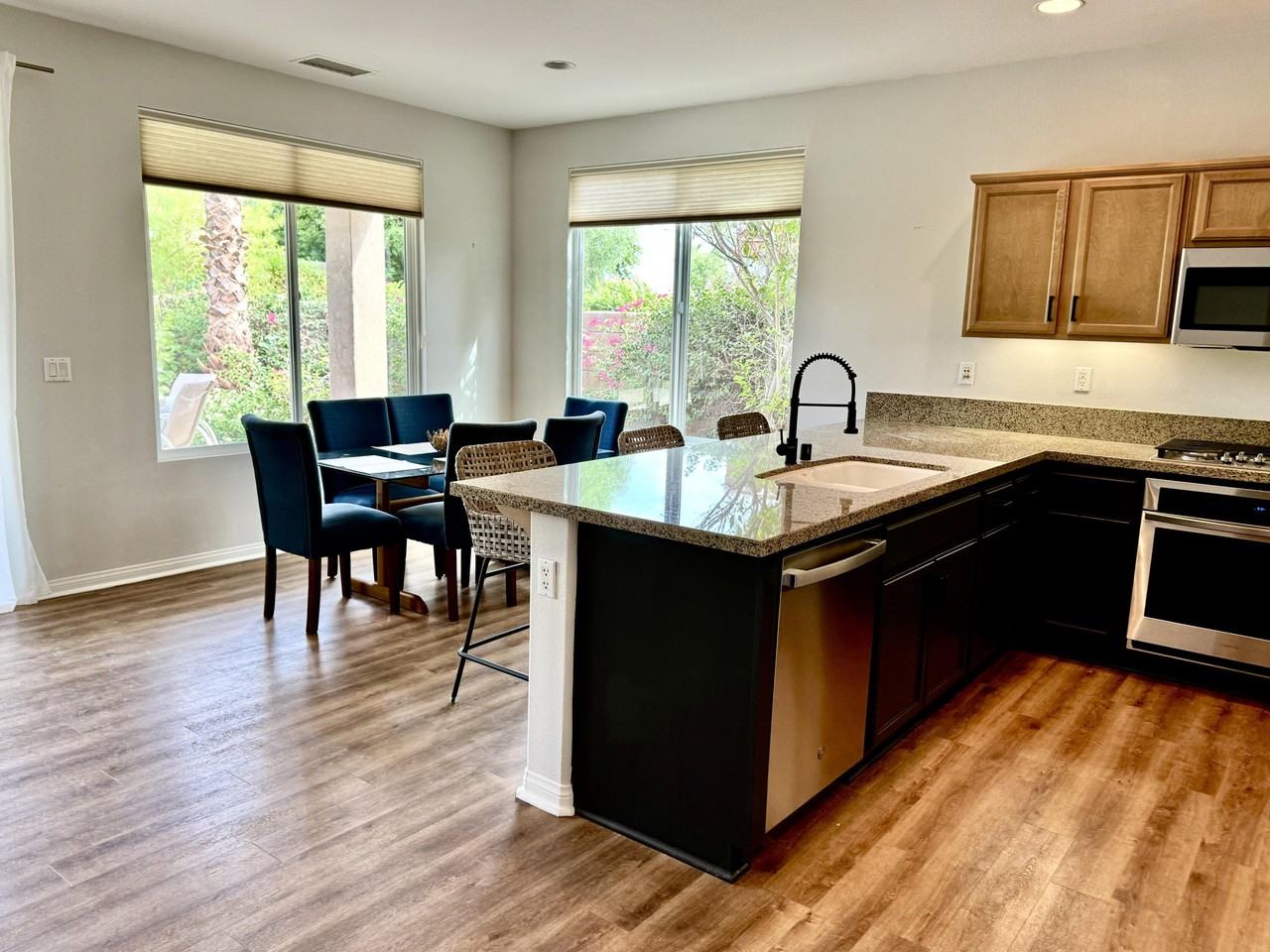 60389 Honeysuckle St - Photo 6 of 33