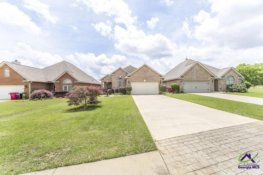 504 Eagle Springs Dr - Photo 2 of 33
