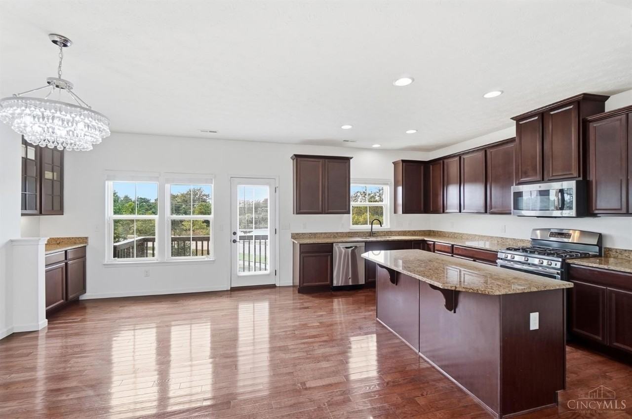 9557 Union Park - Photo 4 of 22