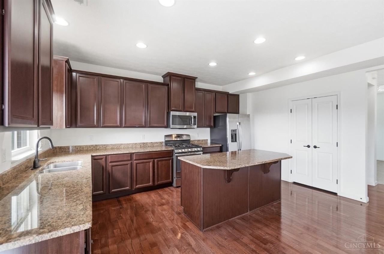 9557 Union Park - Photo 5 of 22