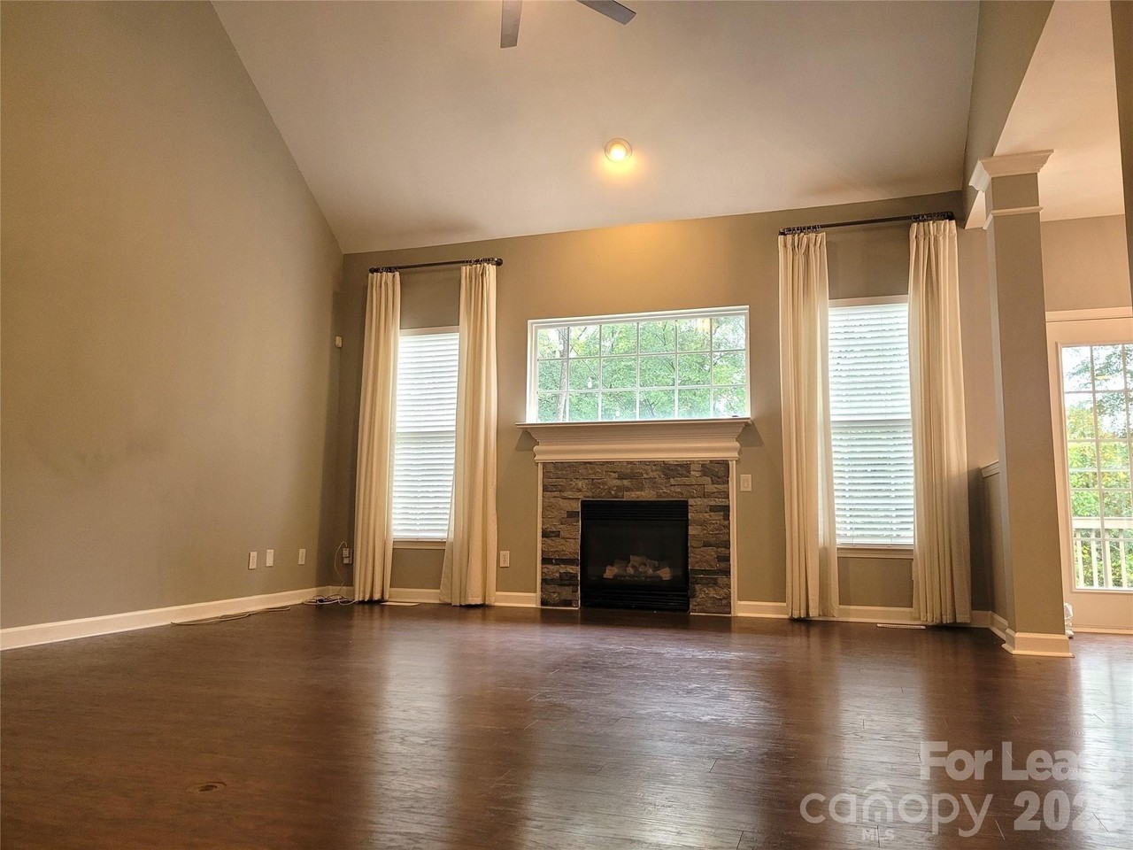 5618 Branthurst Dr - Photo 4 of 25