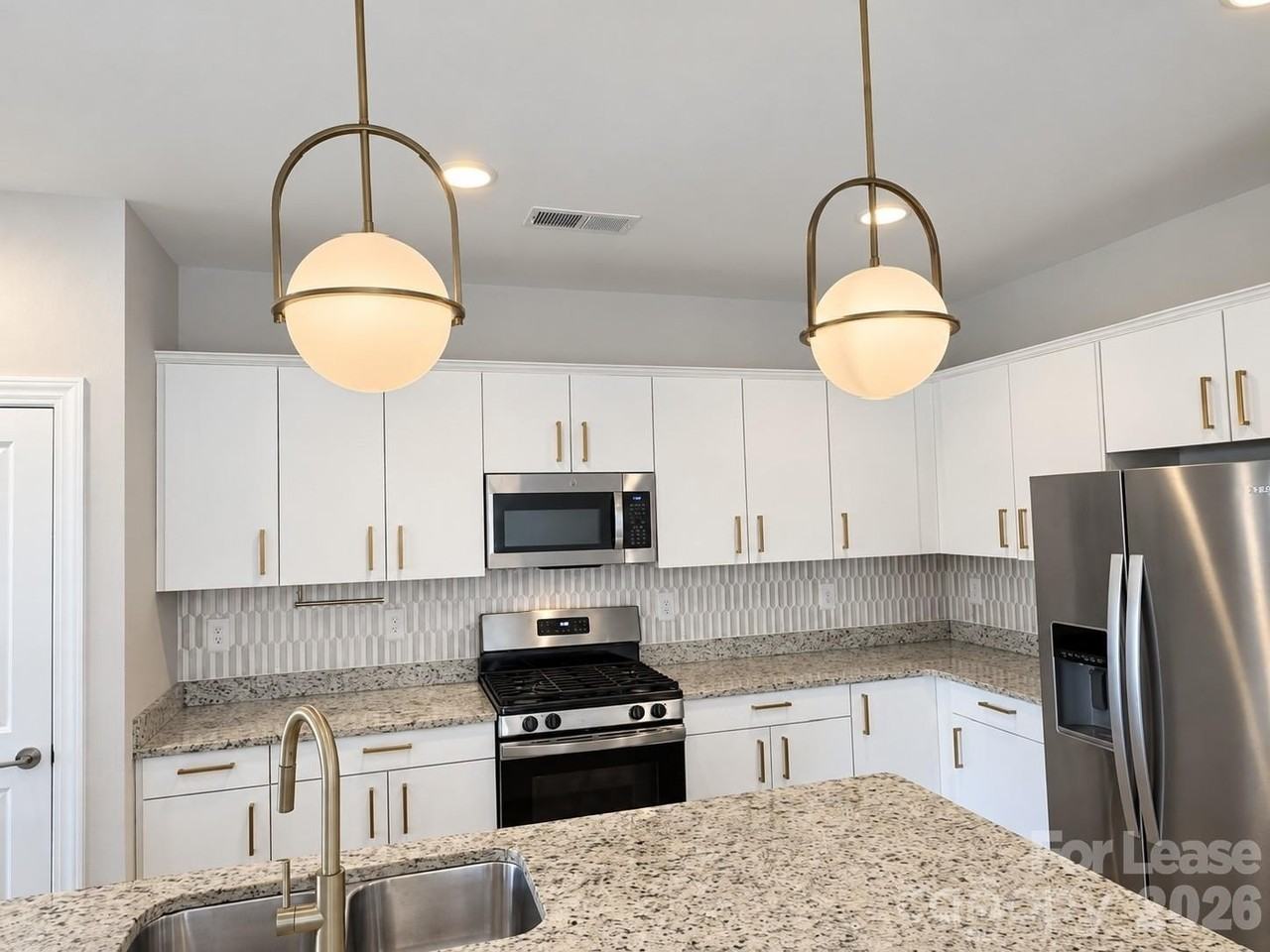 5968 Pier Dr - Photo 7 of 33