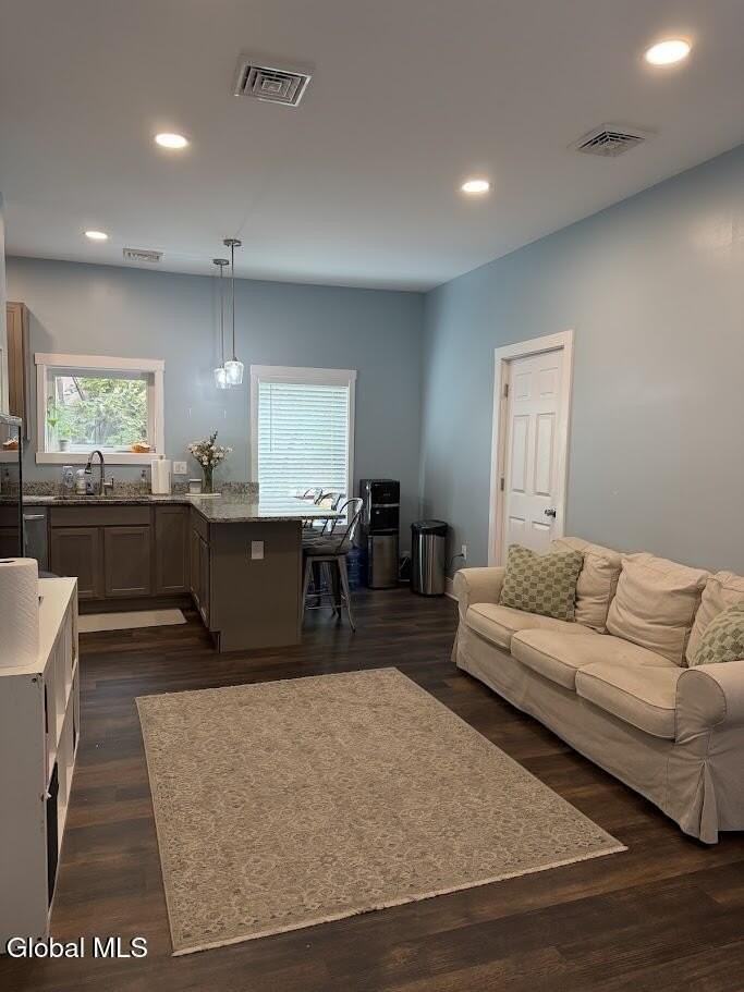18 Van Dam St #2 - Photo 4 of 34