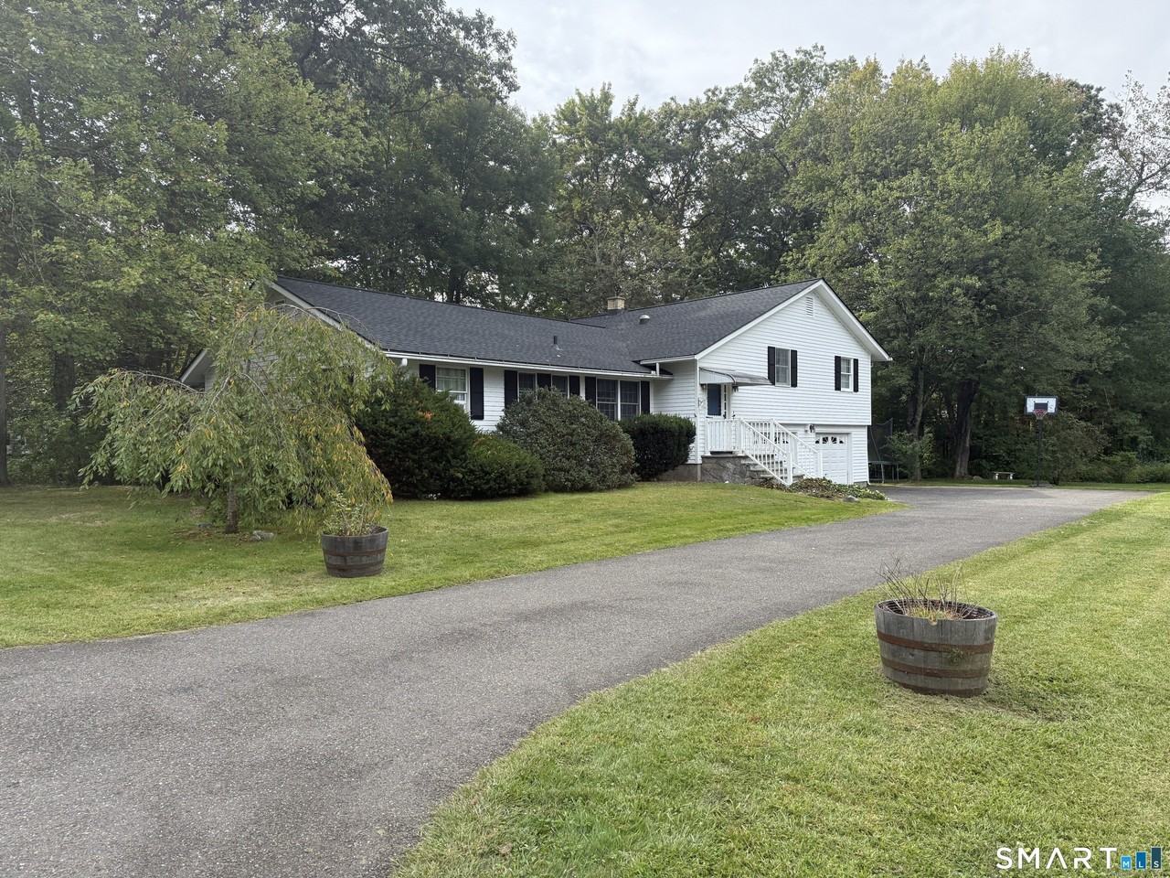 56 Wedgewood Dr - Photo 2 of 22