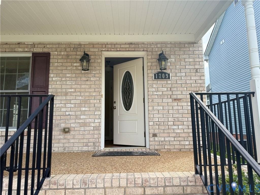 1709 Kemper St - Photo 2 of 8