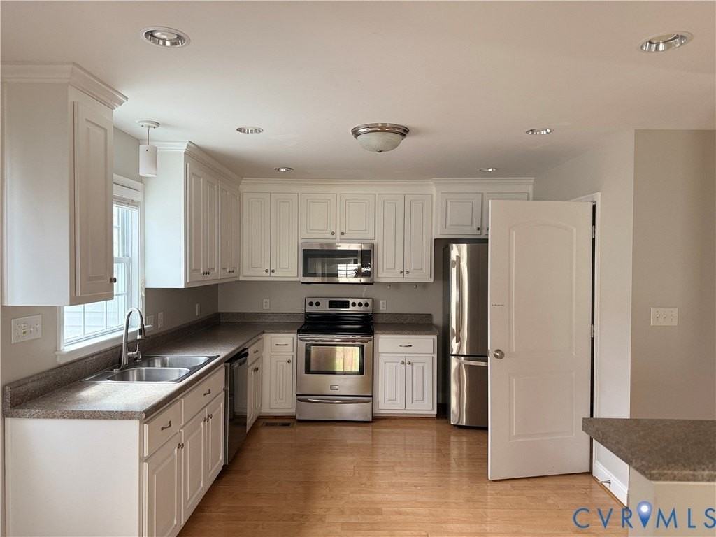 1709 Kemper St - Photo 3 of 8