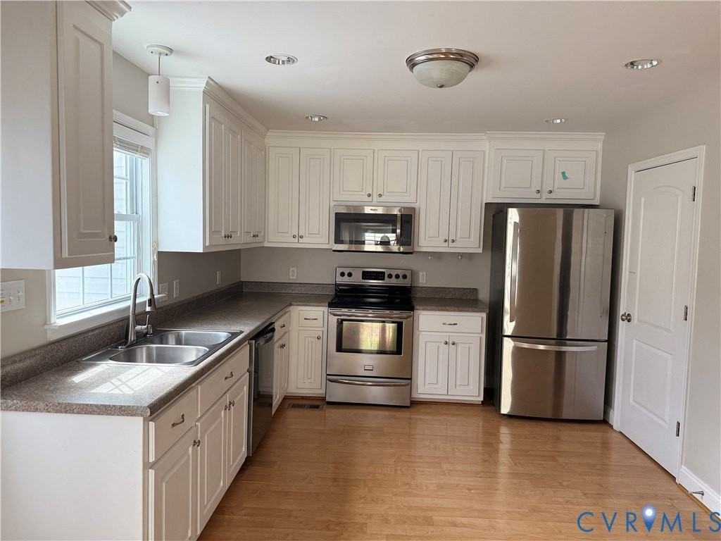 1709 Kemper St - Photo 4 of 8