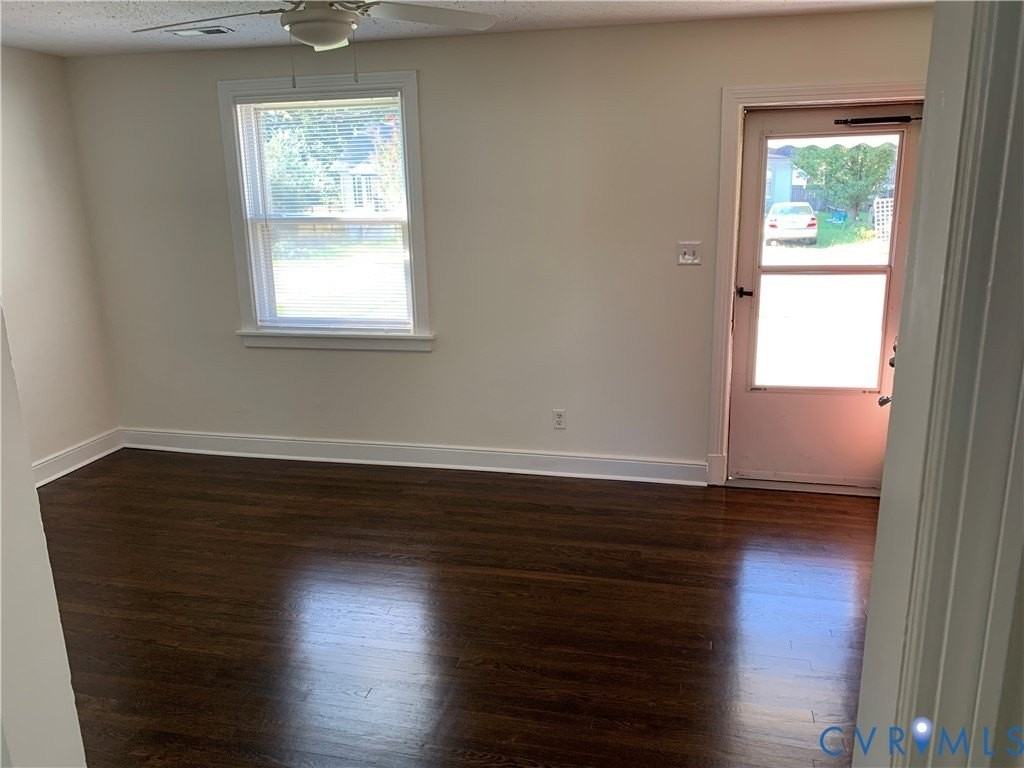 2130 Clarke St - Photo 3 of 17