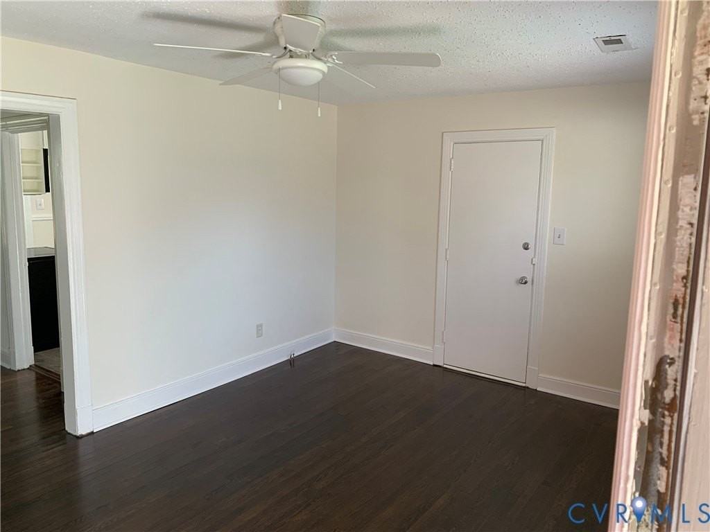 2130 Clarke St - Photo 4 of 17