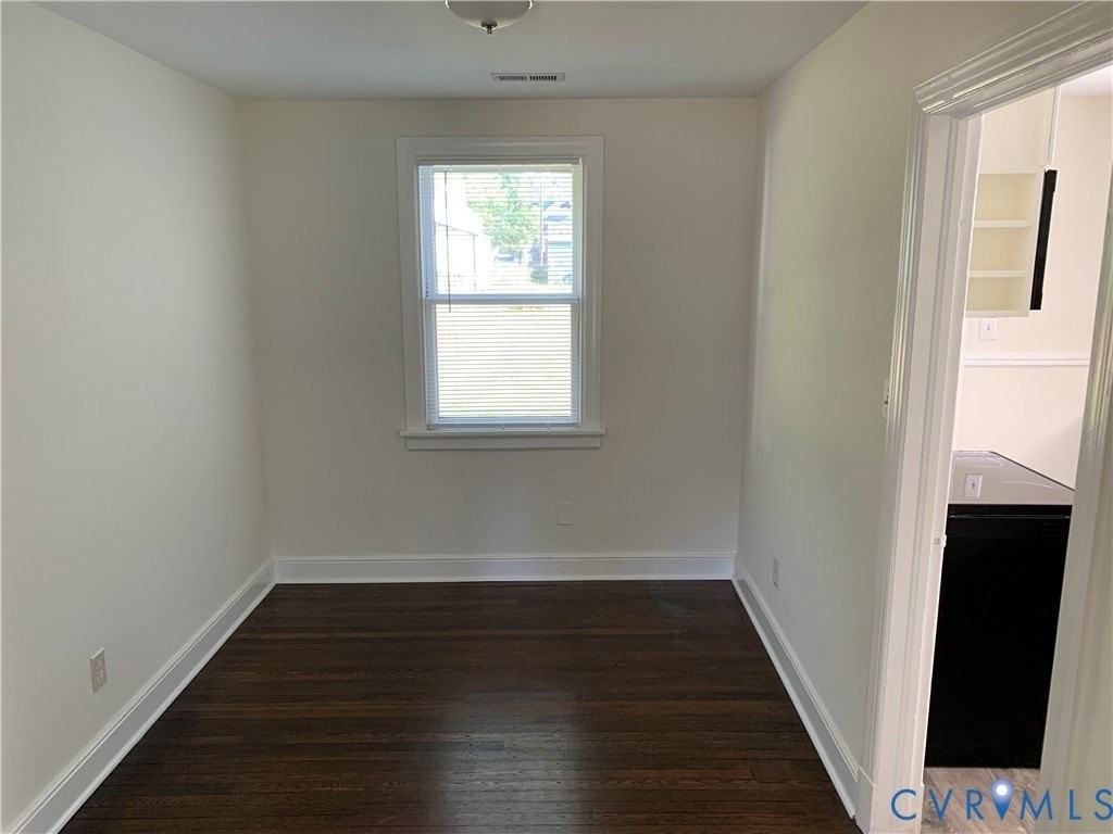 2130 Clarke St - Photo 5 of 17