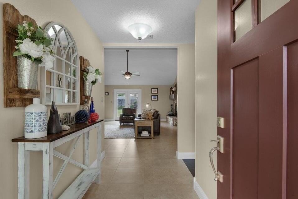 780 Overbrook Dr - Photo 4 of 35