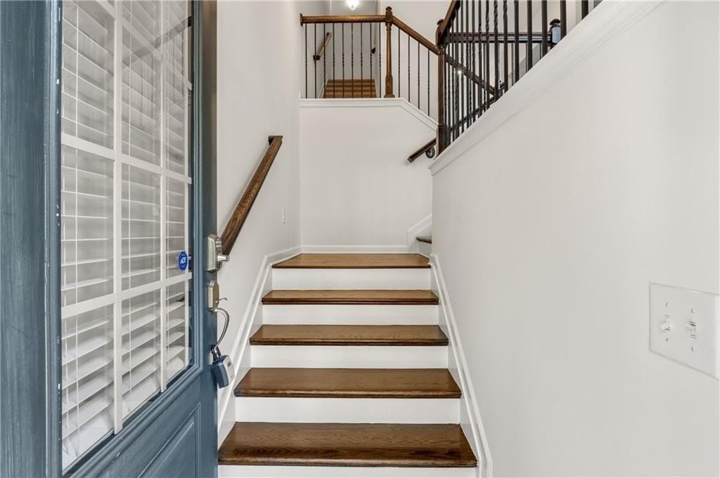 849 Ivy Vine Place - Photo 4 of 40