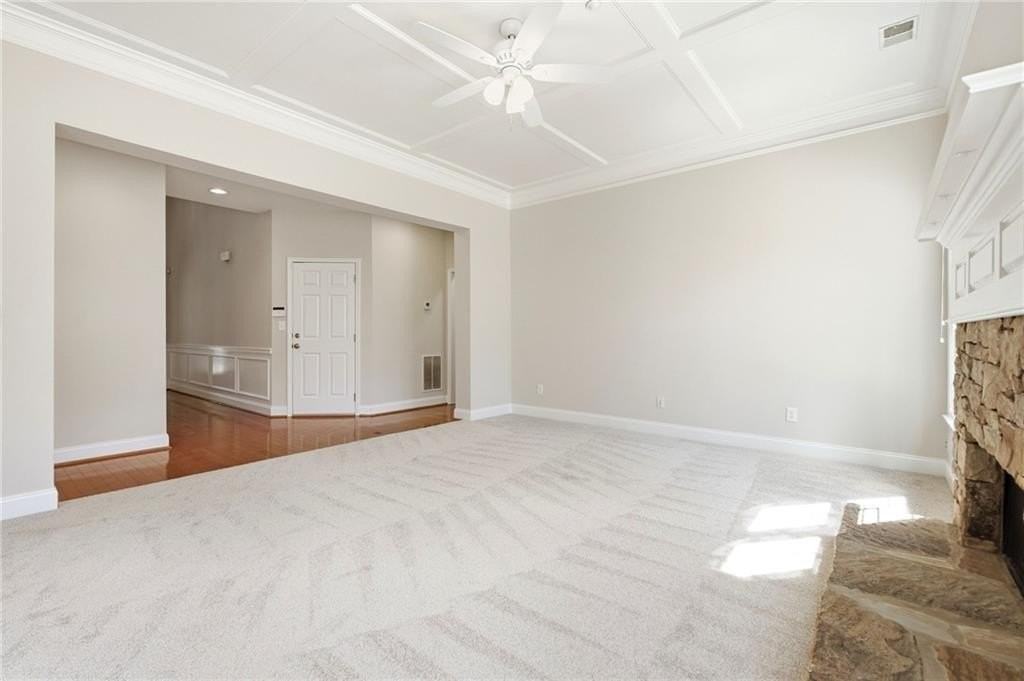 384 Cherry Tree Ln - Photo 4 of 50