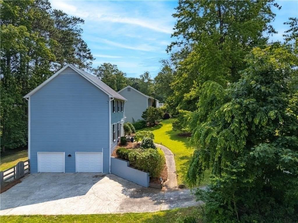 1428 Brookcliff Dr - Photo 5 of 39