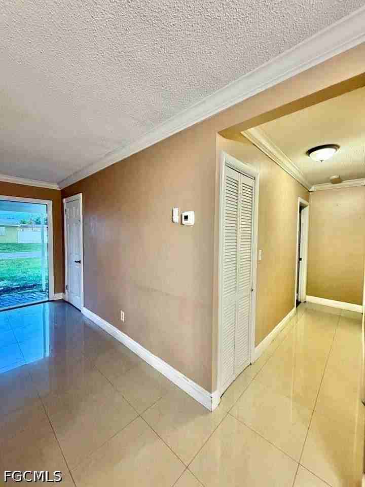907 Laredo Ave #B - Photo 5 of 17