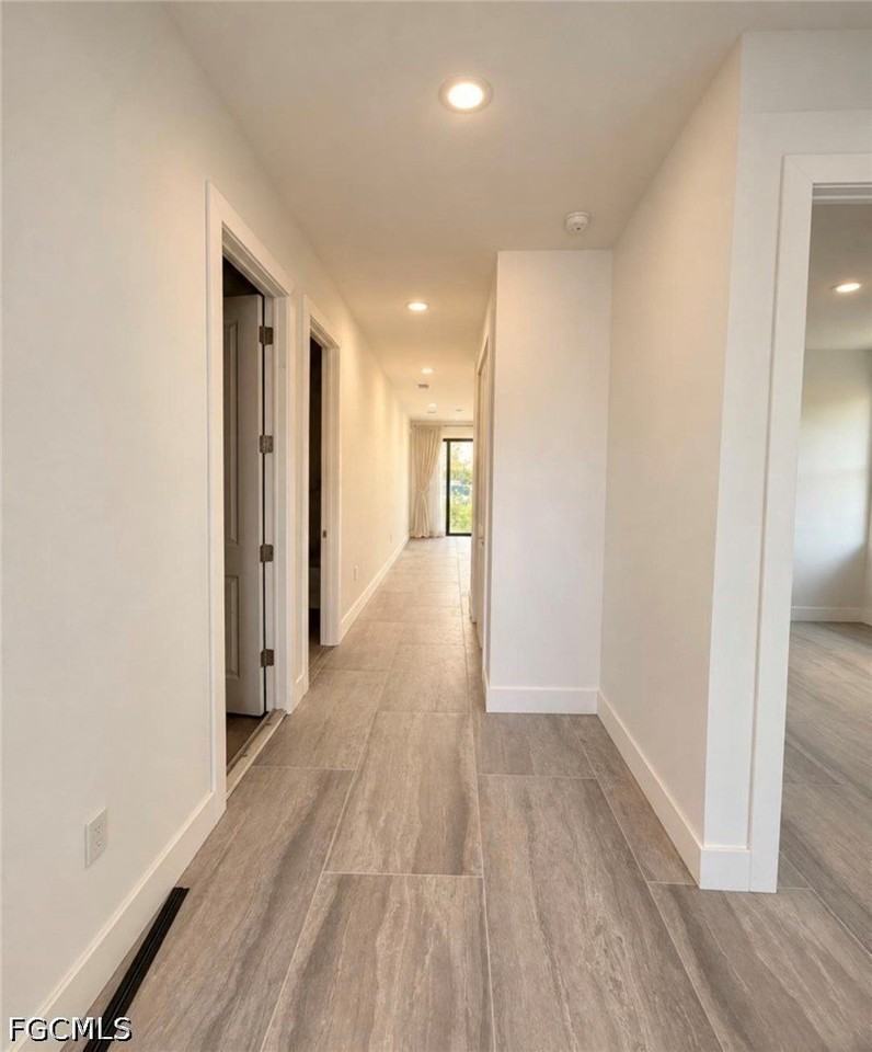 1133 Albany Ave - Photo 5 of 9