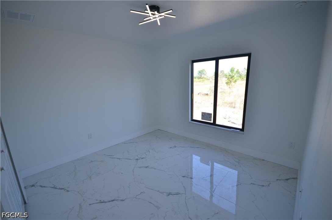 1242 Hathor St E - Photo 5 of 45