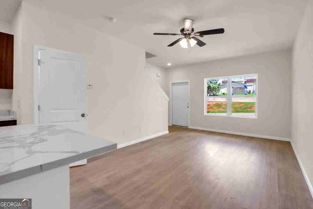 50 S Jackson St #102 - Photo 6 of 23