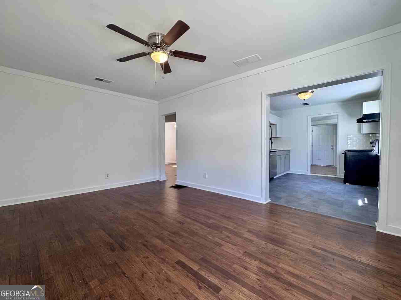 2577 Eastwood Dr - Photo 3 of 11