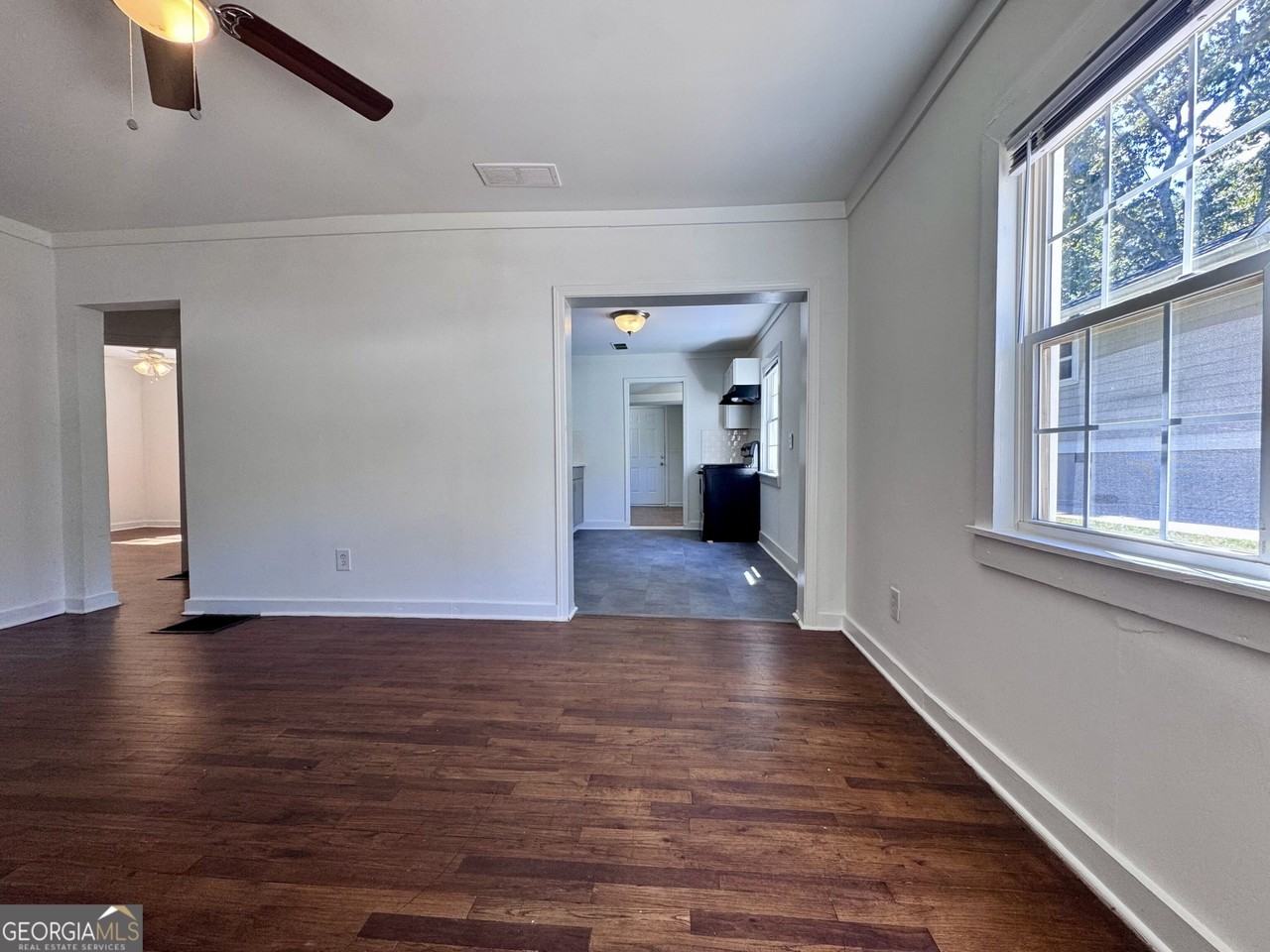 2577 Eastwood Dr - Photo 4 of 11