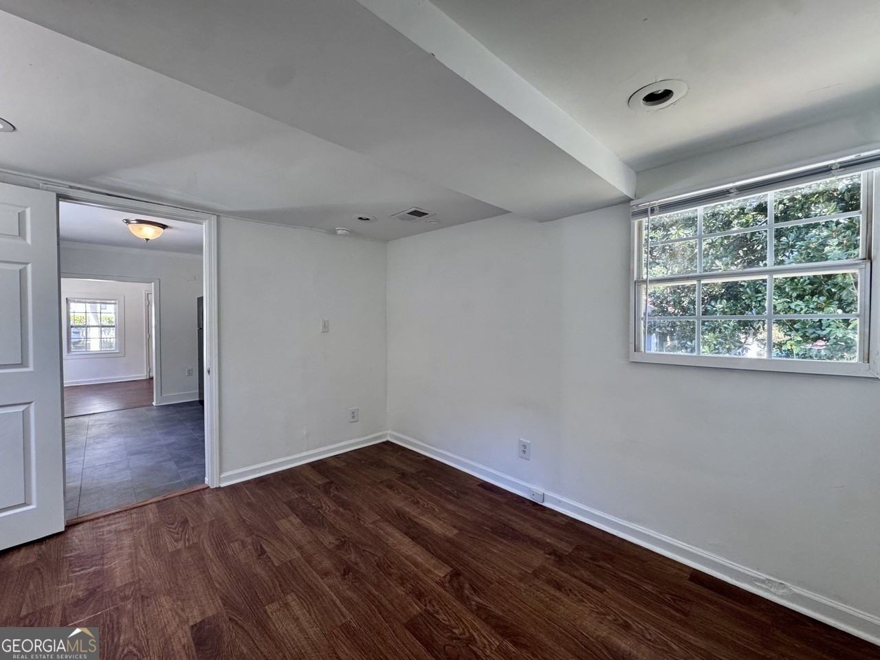 2577 Eastwood Dr - Photo 5 of 11