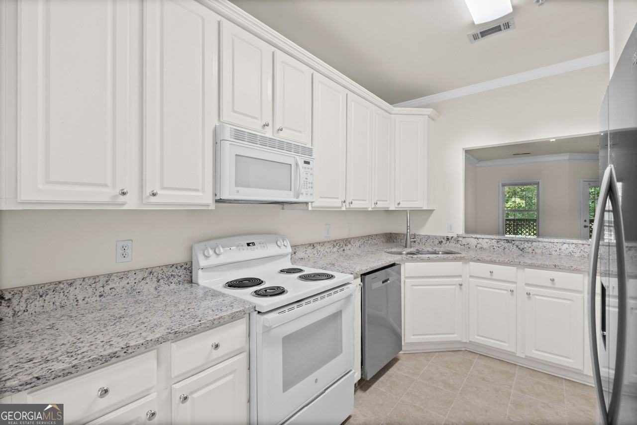 8849 Fairview Bluff Road - Photo 4 of 20