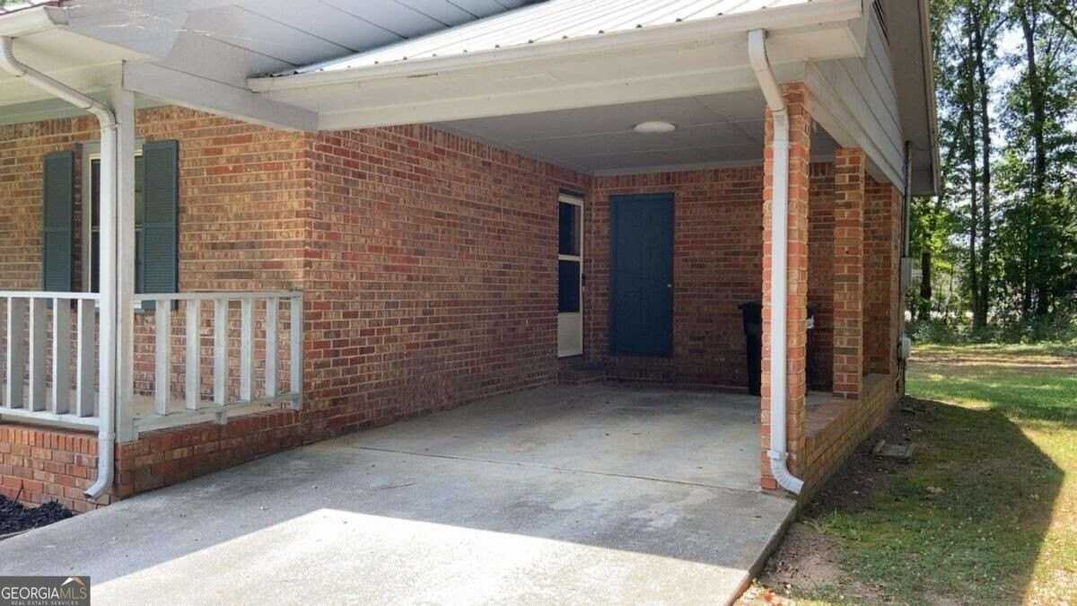 387 N Richardson St - Photo 2 of 14