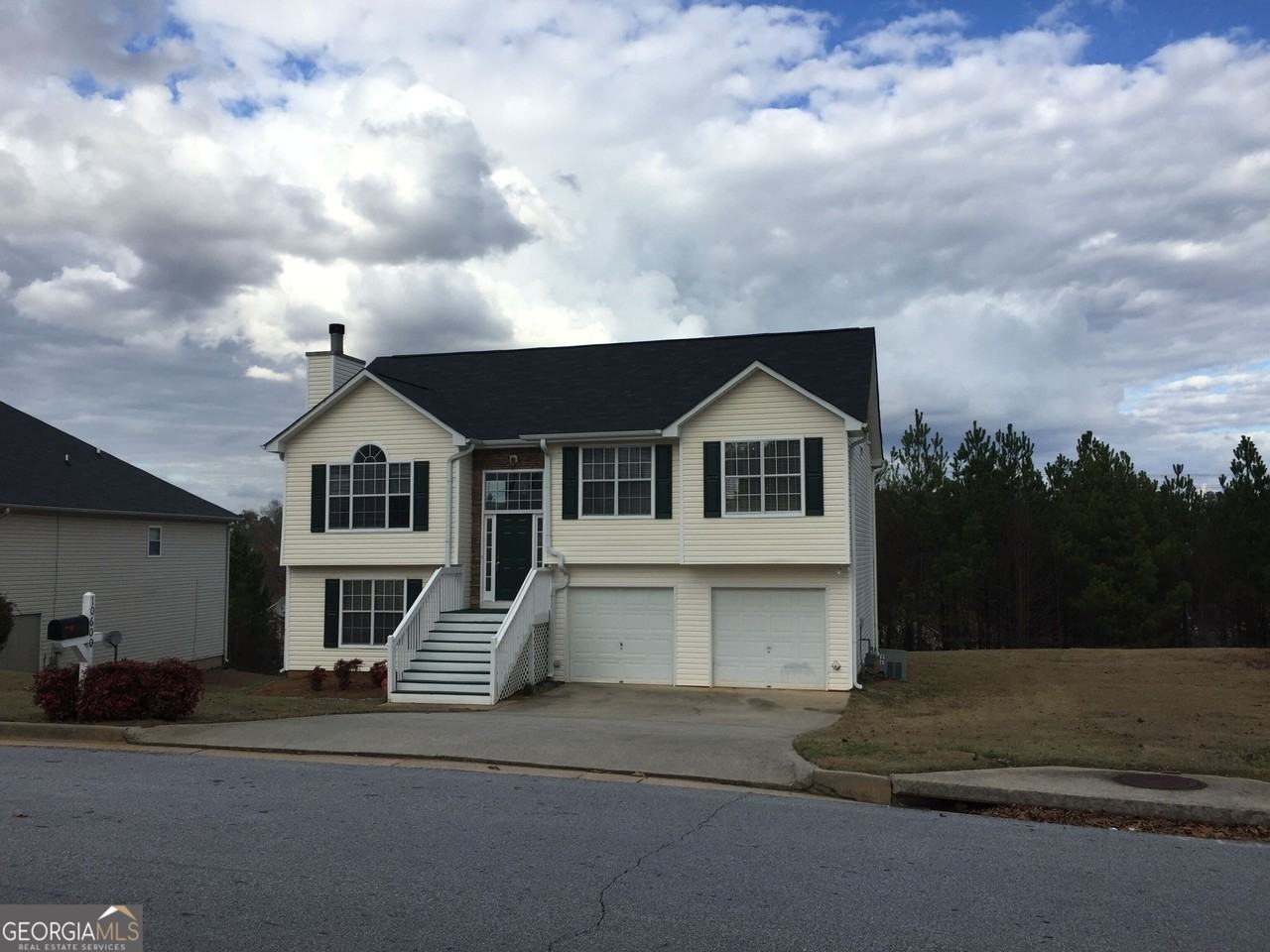 10600 Redbud Ln - Photo 3 of 20