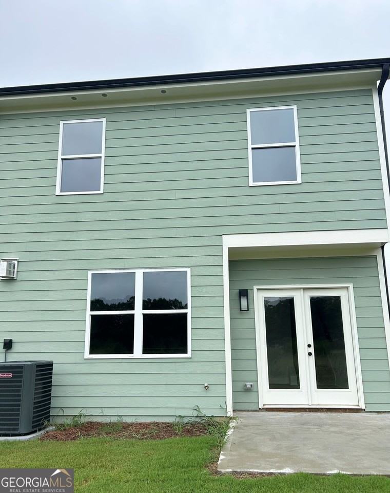 15 Crest Dr #1 - Photo 2 of 18