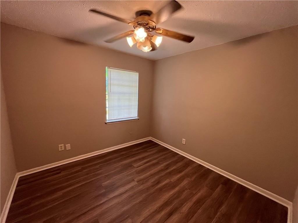 971 Delmar Dr - Photo 6 of 13