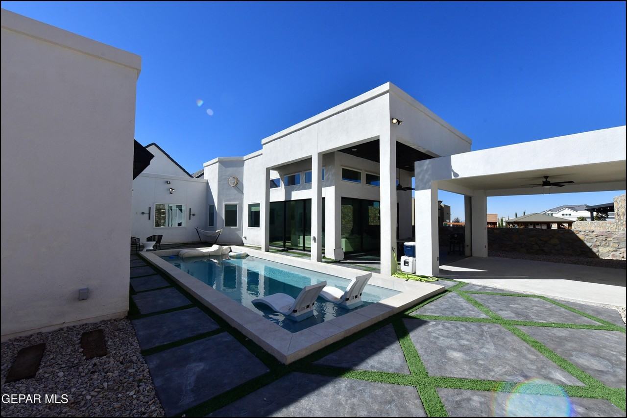 1294 Desert Sky Pl - Photo 7 of 41