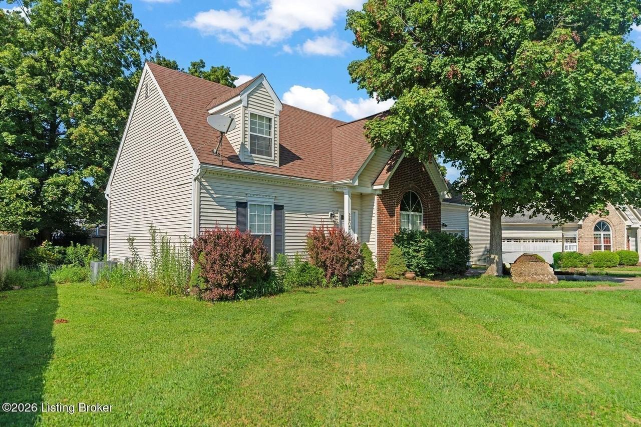8603 Raintree Cir - Photo 2 of 21